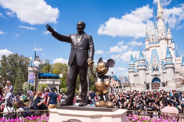 Billet disney pas cher : 2 parcs à partir de 71€ seulement !